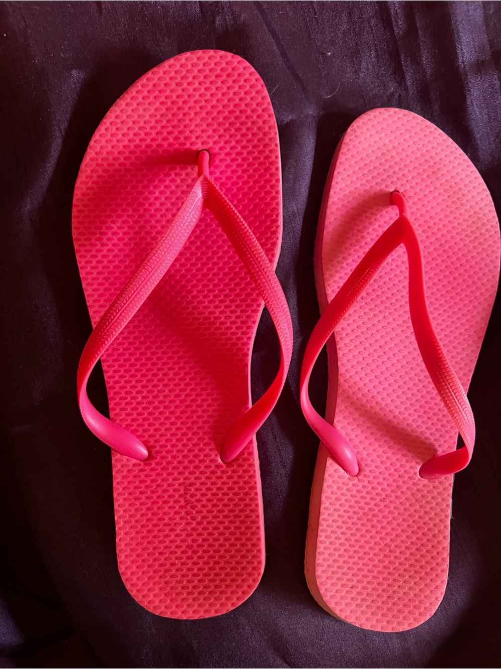 Old Navy Bright Pink Women's Flip Flop Sandals